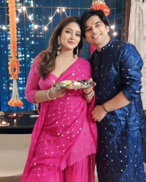 Nidhi Uttam Instagram - Sending loads of positivity & love to all of you!♥️🧿 
Shubh Deepawali 
#diwali2023