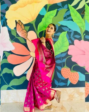 Nidhi Uttam Instagram - Channeling my inner desi diva in this stunning saree ✨💕#southindianweddings #sareevogue #sareelove #family