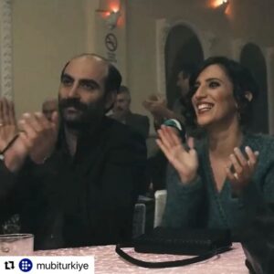 Nihal Yalçın Instagram - #Repost @mubiturkiye with @make_repost
・・・
Yeşim Ustaoğlu, usta işi bir sinema diliyle, sonu gelmeyen vardiyalarda solup giden, toplumsal normların duvarlarına toslayıp duran genç bir kadının, Zehra’nın öyküsünü anlatıyor.

ARAF #simdigosterimde