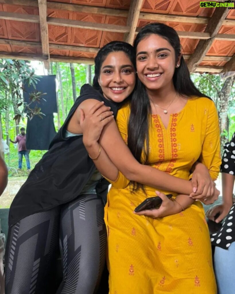 Nikhila Sankar Instagram - Such a lovely person to work with and be around 💜💜 Congratulations doll! Gatta kusthi is going to be a blockbuster hit!!!! #gattakusthi #chalchakka