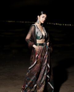Nikkesha Rangwala Instagram - Don’t wait until you’ve reached your goal to be proud of yourself. Be proud of every single step you take to reach that goal. Outfit @suwanneebysam Photography @kapil_parmar0751 Hair @sunny_hairr Makeup @kavitaparmar_makeup_hair Jewelry @silverplazaoriginal Special thanks to my girls @remeemusic @swaness #fashiongram #indowesternstyle #indianwear #poser