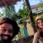 Nikkesha Rangwala Instagram - Cleaning my phone. #thedumpyoudidntknowyouneeded