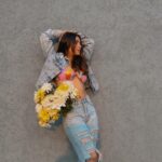 Nikkesha Rangwala Instagram - Thank you God 🌻 ☀️ 🎨 Hair and shot by @azaincoutinho. #summervibes #bikiniseason #magazineaesthetic #demin #sunsetlover #inmyownlane.