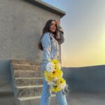 Nikkesha Rangwala Instagram - Thank you God 🌻 ☀️ 🎨 Hair and shot by @azaincoutinho. #summervibes #bikiniseason #magazineaesthetic #demin #sunsetlover #inmyownlane.