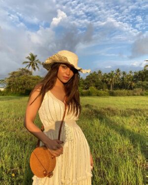 Nikkesha Rangwala Instagram - Pictures that didn’t make it to the gram. 
Mostly by @azaincoutinho 

Just a reminder to be unapologetically you.