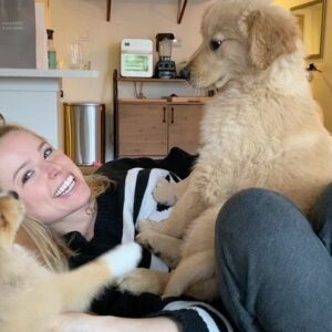 Nikki King Instagram - Puppy cuddles 🥰