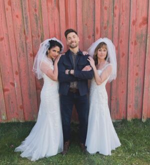 Nikki DeLoach Instagram - Just a totally normal day on the set of #curiouscaterer. 

Curious Caterer: Final Vows airs again tonight on @hallmarkmovie