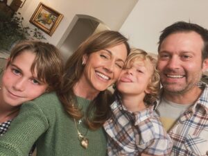Nikki DeLoach Instagram - I used to be a perfectionist. Now I just aim for one picture that’s in focus. Hope your hearts (and bellies) are as full as mine. Happy Thanksgiving from my perfectly imperfect crew.