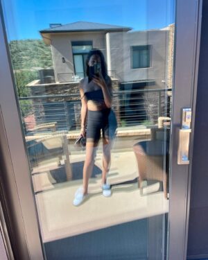 Nikohl Boosheri Instagram - On the road - a photo dump 🏜🧡
