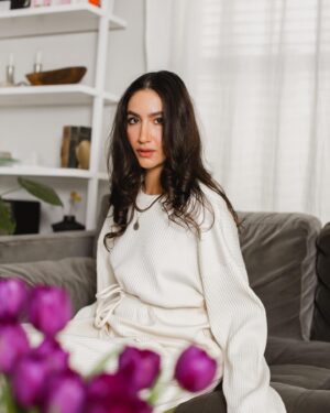 Nikohl Boosheri Instagram - h i 🌿🐇