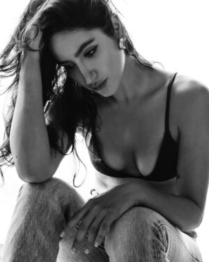 Nikohl Boosheri Instagram - ▫️▪️▫️