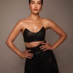 Nikohl Boosheri Instagram - 🖤🕷 Photograph by @kelsey_hale Styled by @nataliehoseltonstyle Glam by @jentioseco & @thesophiaporter
