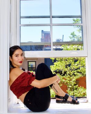 Nikohl Boosheri Instagram - Catching some light and talking beauty with @tina_turnbow for @the.baremag. Link to the interview is in bio ✨💛 

makeup/hair/styled by @tina_turnbow ❣️
