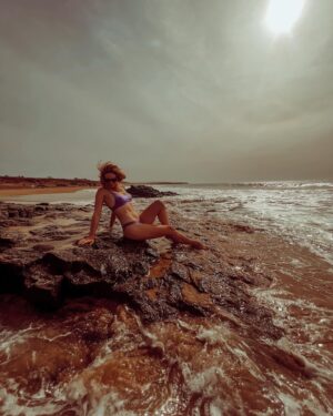 Nikol Moravcová Instagram - UNPOSTED - #Fuerteventura 🏜️
📍@casa_lapaz 

Řešíme zrovna, kam na jarní prázdniny. Karol chce samozřejmě surfovat, ale já bych radši hory. Tatry, Rakousko nebo klidně Krkonoše.

Co byste radši vy?