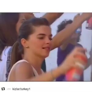 Nil Günal Instagram - Bir zamanlar #kavakyelleriefsanesi 💜🧡💚❤💙💛💖 🙏 #tbtninhası🎀 #ahizmirim #seferihisar #sığacık #sıcacık #sevgidolu #eşsiz #bir #işti #kavakyelleridizi @keremcakiroglu