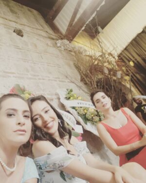 Nil Günal Instagram - Öylesine ... Ansızın... @ilaydaildir  @mericaral