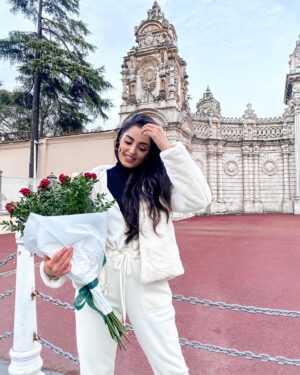Nila Fırat Instagram - In joy or sadness flowers are our constant friends. ❤️

1, 2, 3, 4, 5, 6, 7  kaydırmalııııı 👻 #kokinaçiçeği