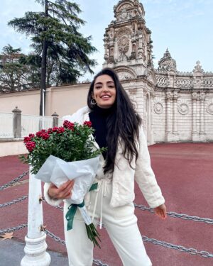 Nila Fırat Instagram - In joy or sadness flowers are our constant friends. ❤️

1, 2, 3, 4, 5, 6, 7  kaydırmalııııı 👻 #kokinaçiçeği