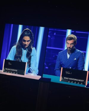 Nilam Farooq Instagram - ✨Appreciation Post für Klamotte und Styling ✨dankkeee @julianepolak fürs schüpsch machen, jedes Mal. 💋 Und jetzt die Frage aller Fragen: Kleid ist von @aligne Schuhe @ganni Schmuck @maanesten 👗- mein Herz ist erfüllt von euren Nachrichten und einer unglaublichen Quote!!! Danke!!! Es war soooo verdammt knapp. Damn, war das knapp. 😅