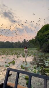 Nilusi Nissanka Instagram - Quand le monde est avec toi 🥹 Le clip de “Leave a message” sort le 31/05 !! 🕊️🕊️