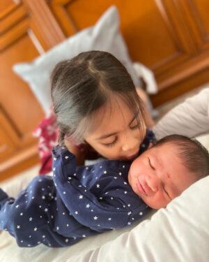 Nimisha Mehta Instagram - Rivaan, my little man making me laugh already ❣️ You are exactly what your name means, a star. You’ve brightened up our lives unexpectedly 🌟

#MassiLife #NephewLove
