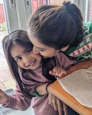 Nimisha Mehta Instagram - My not-so-little button turns 4 today 💝 Happy Birthday Reeva!!! You’ve grown into a sassy, sensitive and caring little girl who has the power to instantly light up a room. I’m so lucky to have you in my life! I wonder where she’s learnt how to pose like that 🤭 #niecelove