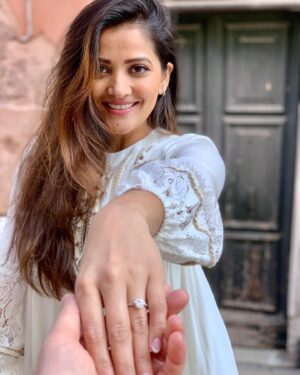 Nimisha Mehta Instagram - I’ve finally found my SOL-mate ❤️ 𝑽𝒆𝒏𝒊𝒄𝒆 ∞ 𝟎𝟕.𝟎𝟒.𝟐𝟑 #justengaged