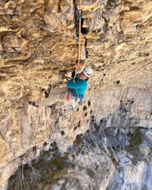 Nina Caprez Instagram - Happy to be back on some bigger trad routes and to send some sports 8a.

Vercors is always a good combo of multipitch/sports/sun/friends.
Together with @cedriclachat we taught  some of our big wall and trad experiences with @pauline.mhe to prepare her best for her upcoming French climbing guide diploma.

Tick-tack… in July my au paire will leave us in order to become a climbing guide. Good luck Popo!

@petzl_official @julbo_eyewear @scarpaspa @arcteryx @totemmt
