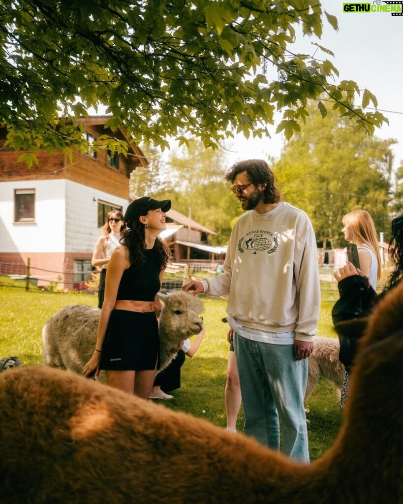 Nina Kaiser Instagram - Heute war der beste Tag meines Lebens 🦙👍🏼