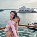 Nina Kozok Instagram - When the little ones still asleep 💤 but you gotta get off the boat lol.