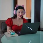 Nina Kozok Instagram - Guys kenalin laptopku, Asus ROG Zephyrus G14 yang bertenaga AMD Ryzen™️ 7 8845HS Processor yang #BeneranCepat. Bikin betah ngegame seharian karena gak pernah nge-lag. Prosesornya yang canggih ini bikin laptopnya juga punya baterai yang awet dan tetap stabil meski tanpa dicolok charger. Pokoknya #BeneranBisa ngegame dengan nyaman di mana aja. Apalagi laptopnya udah punya layar OLED dengan refresh rate 120Hz yang bersertifikasi Pantone, main game jadi makin seru deh... Prosesor ini juga terintegrasi dengan Chip AI Engine yang bisa bikin akses software atau aplikasi berbasis AI dengan proses yang mudah dan cepat. Jadi terus produktif dimanapun dan kapanpun deh. AMD lagi banyak promo nih, cek di sini ya https://www.tokopedia.com/discovery/amd #AMDRyzen #RyzenAI #Ryzen7000