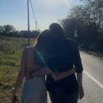 Nina Seničar Instagram - Dessa i Miki, ljubav je to♥️ Nova sezona kreće sutra u 22h na @prvatelevizija @serijapopadija @dejanbucin ♥️ P.s. Poslednja slika mi je omiljena ♥️