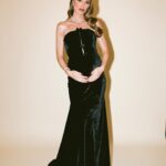 Nina Seničar Instagram - #Oscar Sunday with @vanityfair ♥️ . . . Dress: @machandmach Shoes: @gianvitorossi Bag: @lalingilondon Jewelry: @davidyurman Make up: @abramovicm Hair: @bychrismartin Face prep: @alessandraricchizzi Photo by: @sarah_partain Special thanks to: @luciodirosa ♥️ #vanityfairoscarparty
