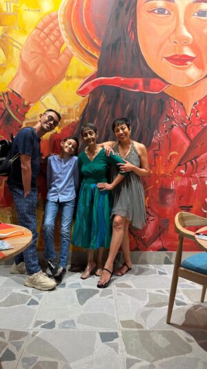 Ning Baizura Instagram - Happy Mothers Day guys… a treat for my mom at @newoceanworldmy SO good the Vietnamese 🇻🇳 Food.. Pretty restaurant feels like we were in Vietnam… food was so delicious & authentic.. big thanks to the Chef.. Parking was free.. an experience indeed, there’s 21 more restaurants to explore here… 🤣 Missing Daddy who’s doing his Ironman in Vietnam 🥰🤣🤣🤣🤣🇻🇳💜 wishing all women out there a Happy Supermom Day too 💕👄 Have a Blessed one guys Lots of Love ❤️