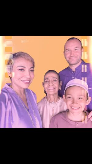 Ning Baizura Instagram - Salam Aidilfitri Maaf Zahir Batin from our little family to each and everyone of you. May You have a Blessed Raya with yr love ones & Have a Simple yet Meaningful Raya. lots of love from us The Daltons. 💕💜