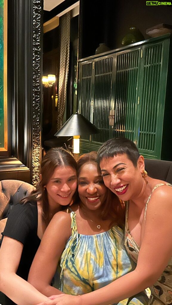Ning Baizura Instagram - Tonight was magical 🥰These 2 beautiful souls .. were so so amazing… so famous and yet so down to earth… I love these girls @i_am_tabitha @mutmeepimdao Thankyou for the love , passion & devotion… god is great.. a feel good night indeed.. love u gurls 🥰🥰🥰🥰🥰🥰🥰🥰🥰🥰 Thankyou #ningsings #ninginBKK #magicalnight #fyp #thailand🇹🇭 #soulfulsinger