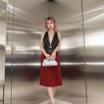 Ninon Instagram - @fendi #FendiWinter #pr 🖤📿