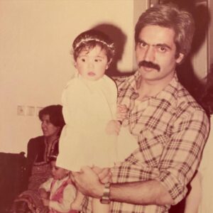 Niousha Noor Instagram - Your wisdom, morals, and heart has shaped who I am. Your knowledge and curiosity about everything has inspired me my whole life. I’m forever proud to be your daughter and forever grateful for your famous half-smile - the one that beams with pride and love for us. To know that, is the greatest gift. Love you beyond words. Happy 80th birthday, baba. ♥️
‎ديدگاه، اخلاق و قلبت، هویت من را شکل داده. دانش و کنجکاویت در مورد همه چیز الهام بخش تمام زندگيم‌ بوده. همیشه برای اینکه دخترت هستم، افتخار ميکنم و مديونم به اون لبخند نیمه‌ای معروفت که ميدرخشه از افتخار و عشق به ما. دانستن این، بزرگ‌ترین هدیه است‌  دوستت دارم‌. تولد ۸۰ سالگيت مبارک بابا