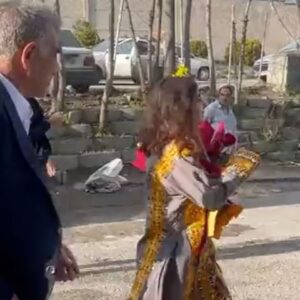 Niousha Noor Instagram - Day 181. 

How can this oppressive regime possibly hold on to power when faced with a generation of fearless individuals like Sepideh Gholian?

It can’t. 

After serving a four year and seven month sentence, Sepideh walks out of prison without wearing the mandatory hijab and fearlessly chants an anti-regime slogan, (second slide), fully aware of being recorded.

Security forces kidnap her just moments later. Her whereabouts are currently unknown.

This type of immeasurable courage needs to be talked about and understood, because it is truly remarkable. And the patently preposterous actions of the regime in response to her defiance needs to be met with worldwide condemnation, not normalization.

I am in complete awe of these lionhearted revolutionaries who refuse to be intimidated or silenced by this ruthless regime, as they fight for their freedom and for a free Iran. 

اين ميزان شجاعت ستودنيه

#sepidehgholian 
#womanlifefreedom 
‎#زن_زندگی_آزادی 💚🤍♥️