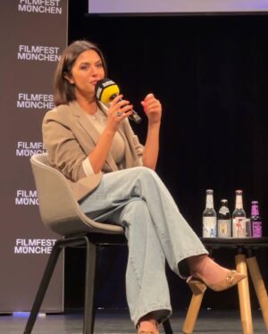 Niousha Noor Instagram - Still high from the incredible weekend, with The Persian Version opening Munich Film Festival. Thank you @filmfestmunich, @sonyclassics   @sonypictures.de for such an epic night. I’ll never forget this feeling and what it meant. 💚🤍♥️

A big thank you also to @jilaatelier for killing it as usual and @lisaagho for the beautiful glam.