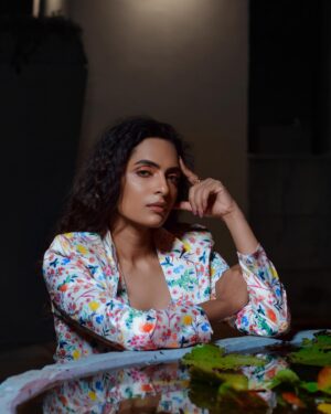 Niranjani Ashokan Instagram - I am an odd combination of TOO GOOD and THE WORST

.
.

@irst_photography @musstardyellow @smokey_makeupbar_ 

#niranjaniashokan #bossbabe