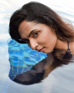 Niranjani Ashokan Instagram - Being obsessed with getting comfortable with my skin! 

.
.

Photographer: @irst_photography 
MUA & hair: @smokey_makeupbar_ 

#niranjaniashokan #magazine #highfashion #swimmingpool #water #element #november