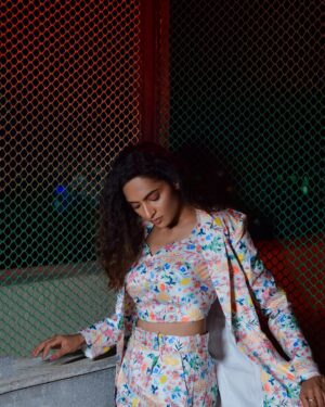 Niranjani Ashokan Instagram - I am an odd combination of TOO GOOD and THE WORST

.
.

@irst_photography @musstardyellow @smokey_makeupbar_ 

#niranjaniashokan #bossbabe