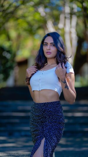 Niranjani Ashokan Instagram - Save some love for yourself ♥️

.
.

📸 @dinh_henry 

#niranjaniashokan #embraceyourself #magical #selflove #reelsinstagram #selfmade #lifestylephotography #réel #dallasarboretum