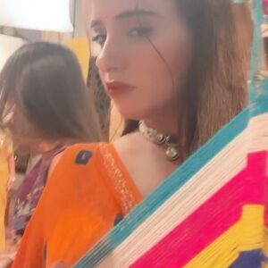 Nisha Nagpal Instagram - # one wid my fvrt♥️ @itsnishanagpal @ami_trivedi_official 
On set masti🫶😅♥️😂