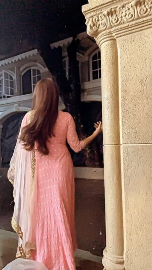Nisha Nagpal Instagram - With you💖
#instareels #rain #love #life #baarish #favorite #weather #monsoon #romantic #paanikibundein🌧️💧 #instagood #mood #vibes #fyp #rhtdm