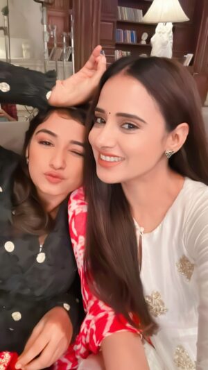 Nisha Nagpal Instagram - Chilla mat 🤪

@nancy_roy56 

#funny #comedy #reels #viral #trending