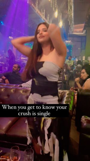 Nisha Nagpal Instagram - Just🖤

#instadaily #reelsindia #party #crush #selflove