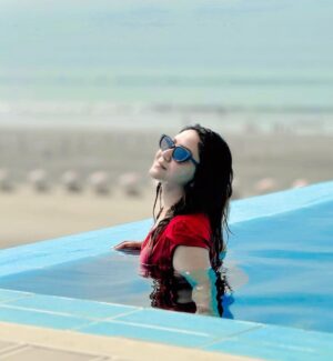 Nishat Priom Instagram - Refreshment, joy & relaxation 🩵♥️

#nishatpriom #nature #infinitypool #coxsbazar #refreshment #beachvacation