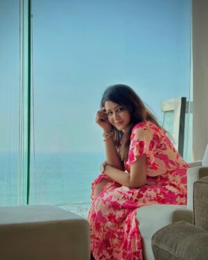 Nishat Priom Instagram - The endless blue sky meets the calming embrace of the blue ocean 🩵🩵

#nishatpriom #holidayvibes #bluesky #oceanblue #goodvibes #sayemanbeachresort #coxsbazar